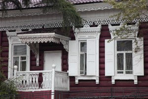 Дом со ставнями